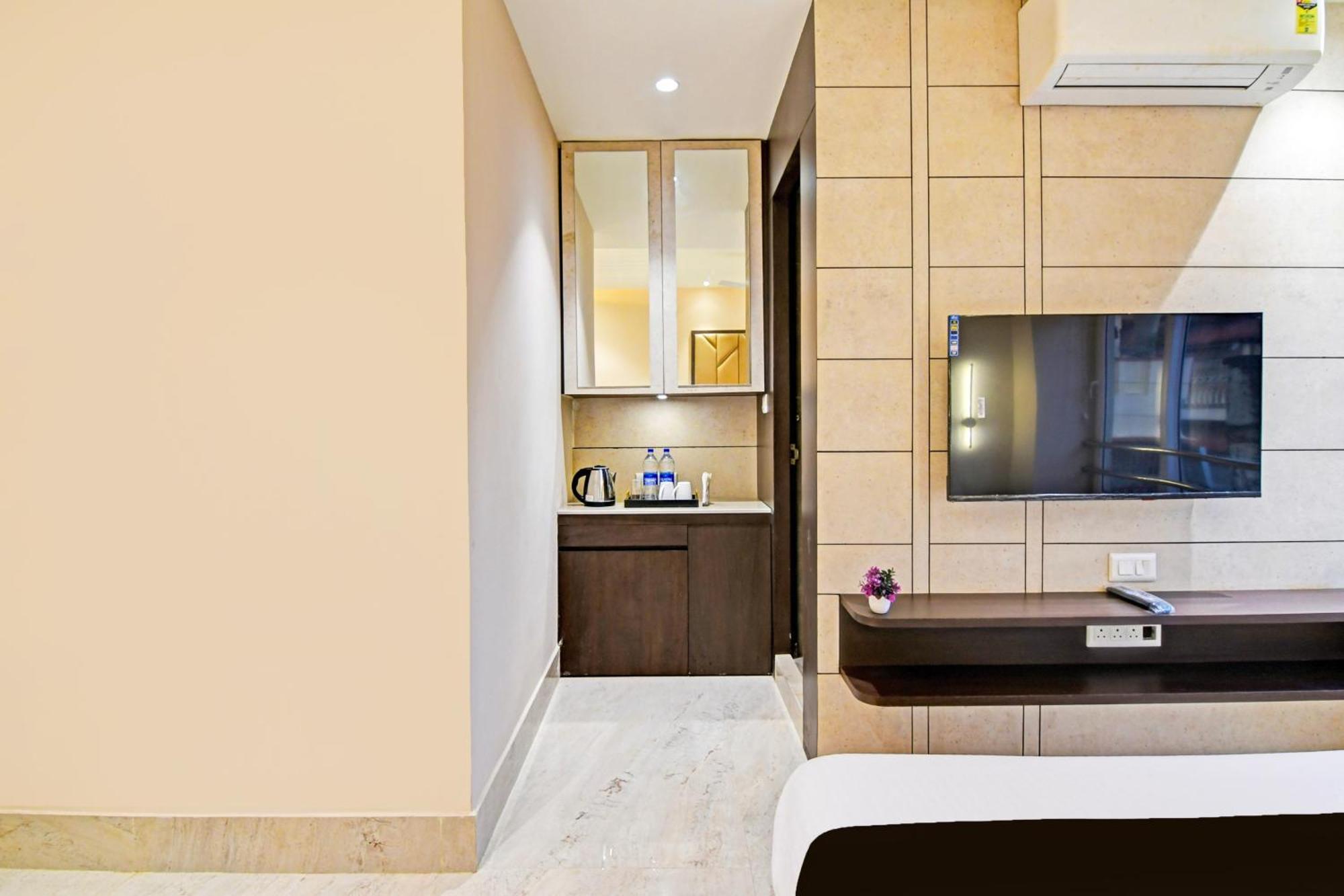 Super Hotel O Samotel Kalkuta Zewnętrze zdjęcie